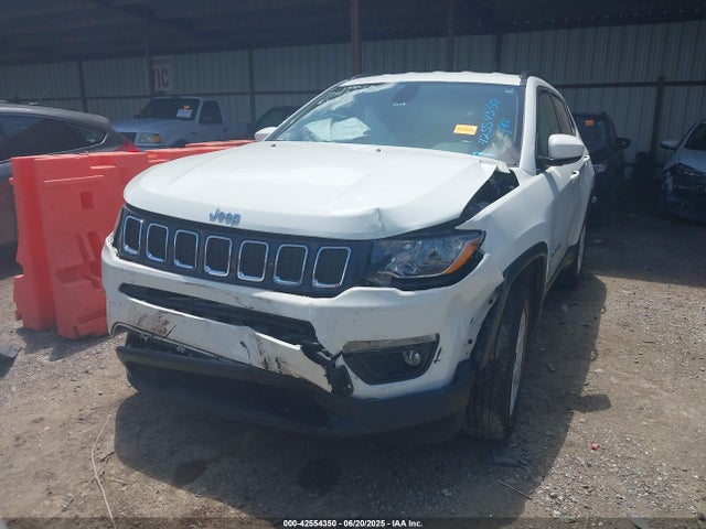 3C4NJDBB0MT600115 Jeep 2021