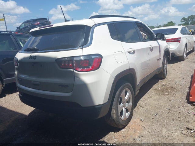 3C4NJDBB0MT600115 Jeep 2021