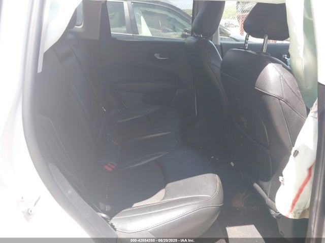 3C4NJDBB0MT600115 Jeep 2021