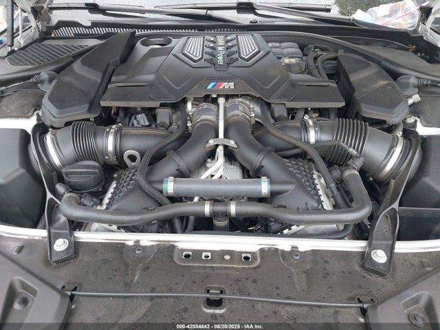 WBSGV0C02MCF33723 BMW M8
