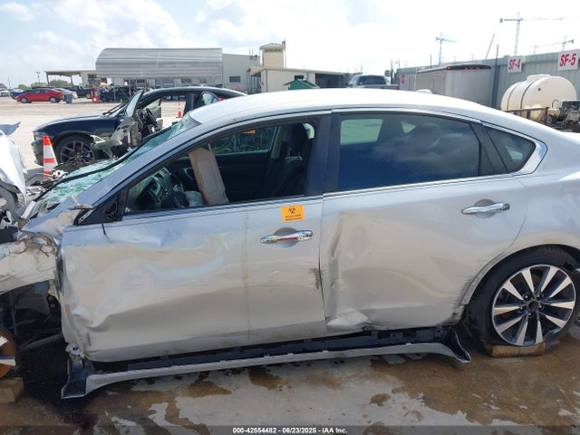1N4AL3AP7HC182840 Nissan 2017