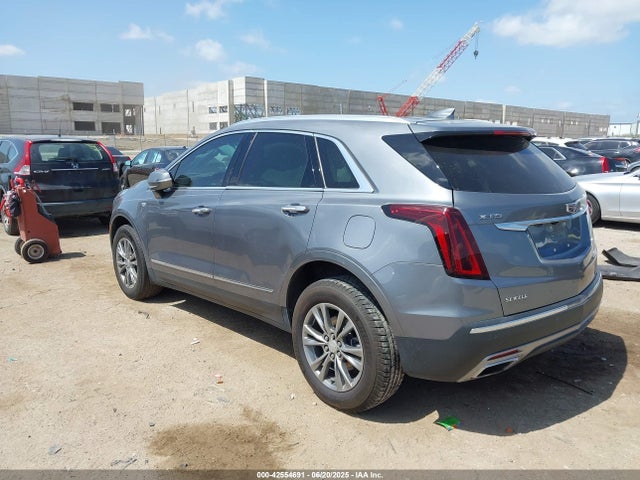 2021 CADILLAC XT5 1GYKNCR46MZ174474 Photo 2