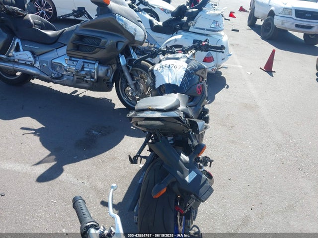 JS1C533D7P7100350 Suzuki R749