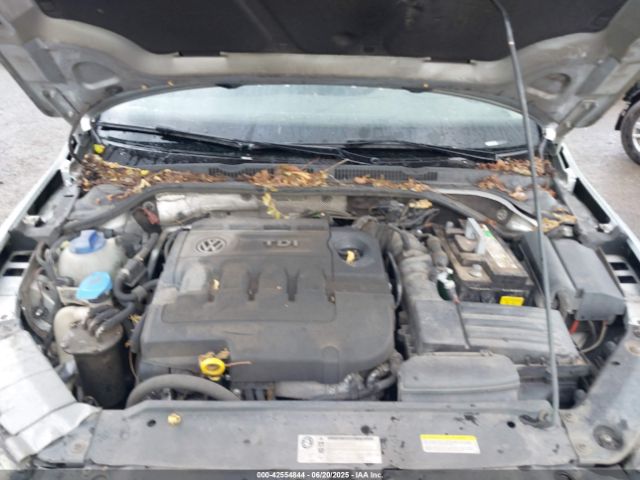 3VWLA7AJ7FM228476 Volkswagen 2015