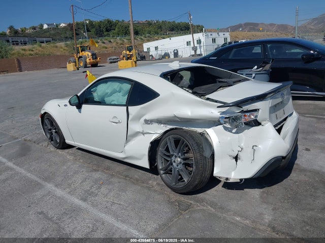 Scion 2000cc na 2015 JF1ZNAA18F9706133 Image 3