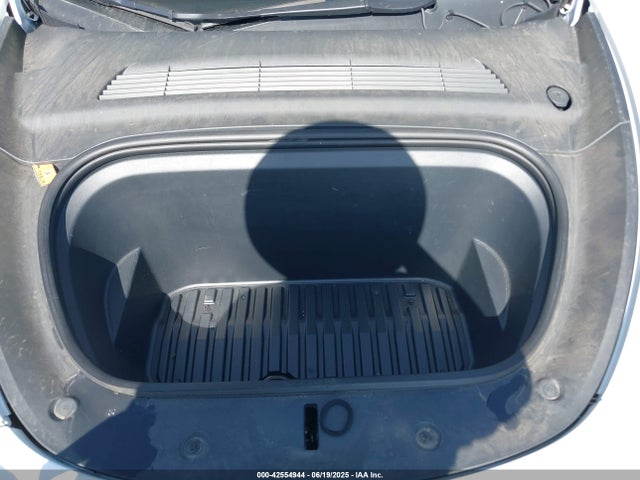 2021 TESLA MODEL Y 5YJYGAEE4MF265696 Photo 9