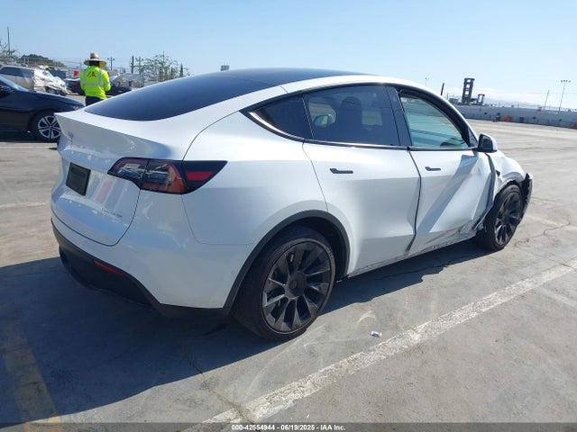 2021 TESLA MODEL Y 5YJYGAEE4MF265696 Photo 3