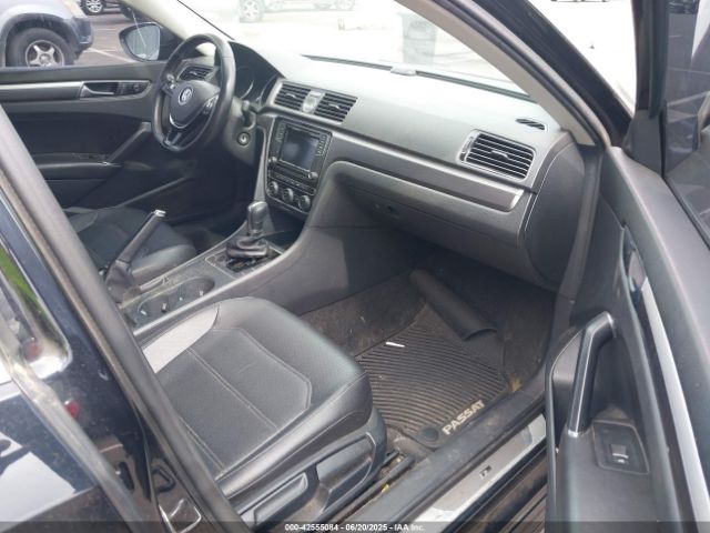 1VWDT7A3XHC039843 Volkswagen 1.8 tsi