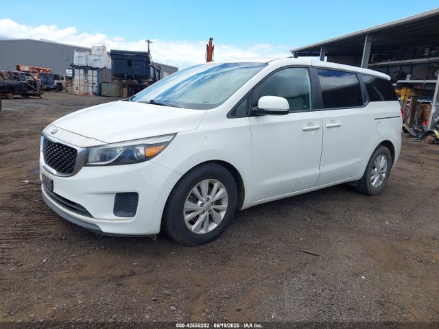 KIA 2017 2017 KNDMB5C12H6302170 Image 2