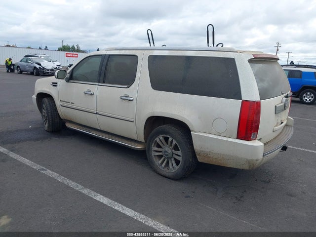 2008 CADILLAC ESCALADE ESV 1GYFK66838R147564 Photo 2