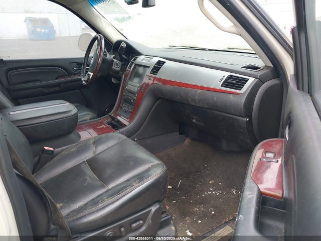 2008 CADILLAC ESCALADE ESV 1GYFK66838R147564 Photo 4
