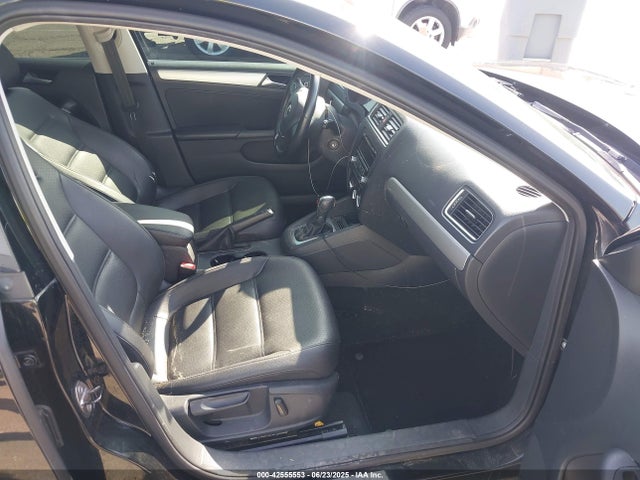 3VWD17AJ7EM394595 Volkswagen 2014