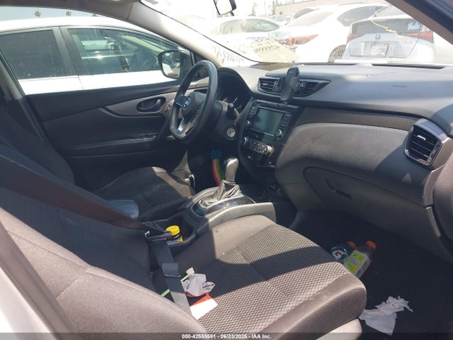 JN1BJ1CRXKW338000 Nissan 2019