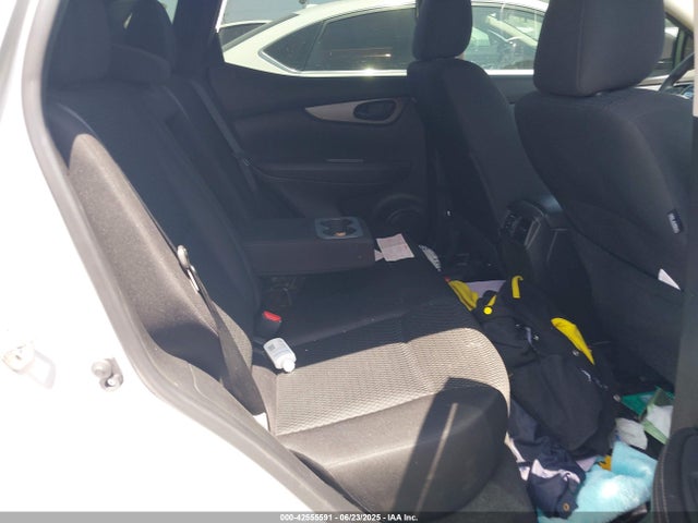 JN1BJ1CRXKW338000 Nissan 2019