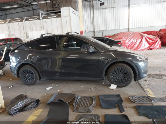 7SAYGDEE5RF003780 Tesla Model Y