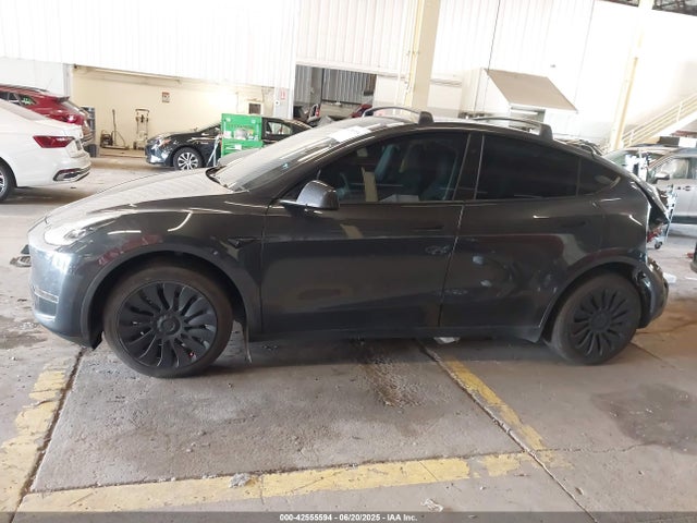 7SAYGDEE5RF003780 Tesla Model Y
