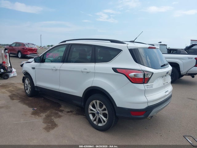 1FMCU9G92JUB62650 Ford Escape