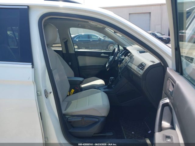 2019 VOLKSWAGEN TIGUAN 3VV3B7AX9KM194511 Photo 4