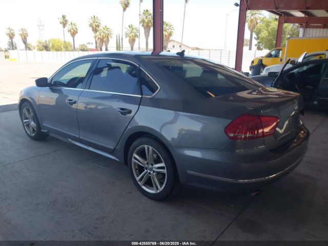 2014 VOLKSWAGEN PASSAT 1VWCN7A37EC032883 Photo 2
