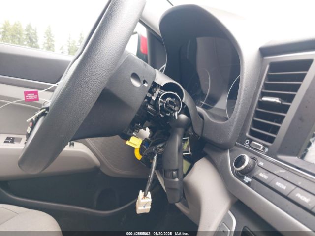 5NPD84LF4HH035740 Hyundai 2017
