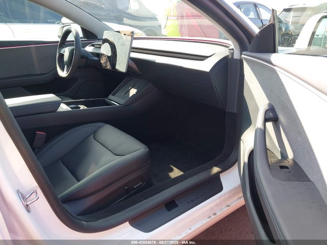 2025 TESLA MODEL 3 5YJ3E1EA4SF005535 Photo 4