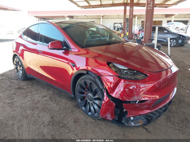 2024 TESLA MODEL Y 7SAYGDEF0RF048313 Photo 0