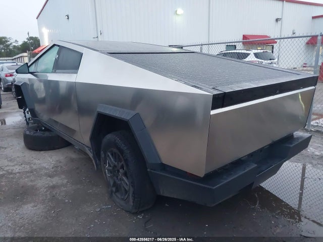 2025 TESLA CYBERTRUCK 7G2CEHED8SA070286 Photo 2