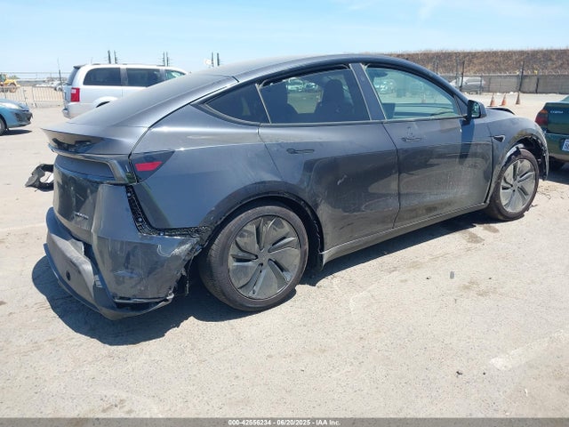 2026 TESLA MODEL Y 7SAYGDEE7TF334089 Photo 3