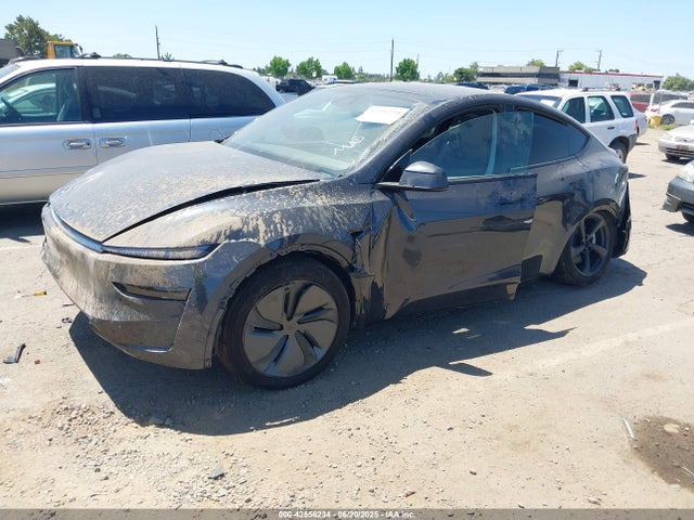 2026 TESLA MODEL Y 7SAYGDEE7TF334089 Photo 5