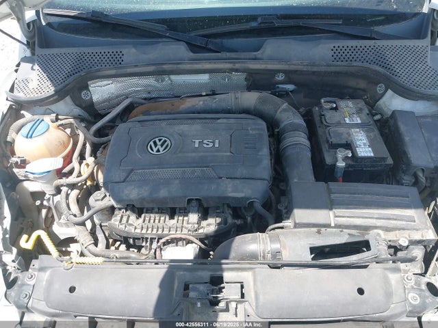3VWF17AT1FM655263 Volkswagen 2015