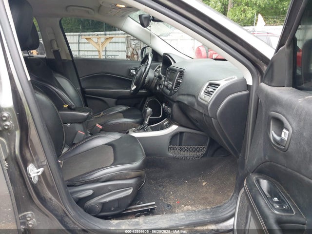 3C4NJCBBXJT227168 Jeep Compass