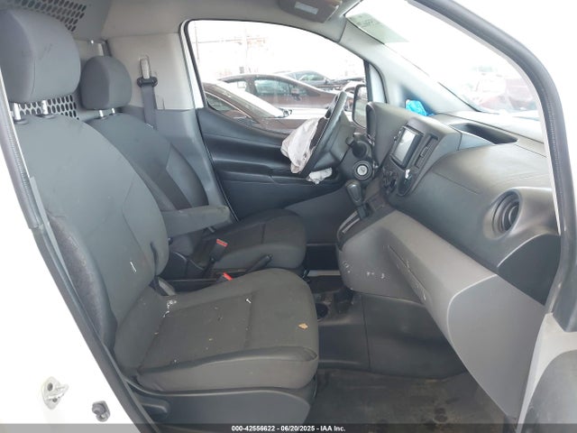 3N6CM0KN1GK695034 Nissan 2016