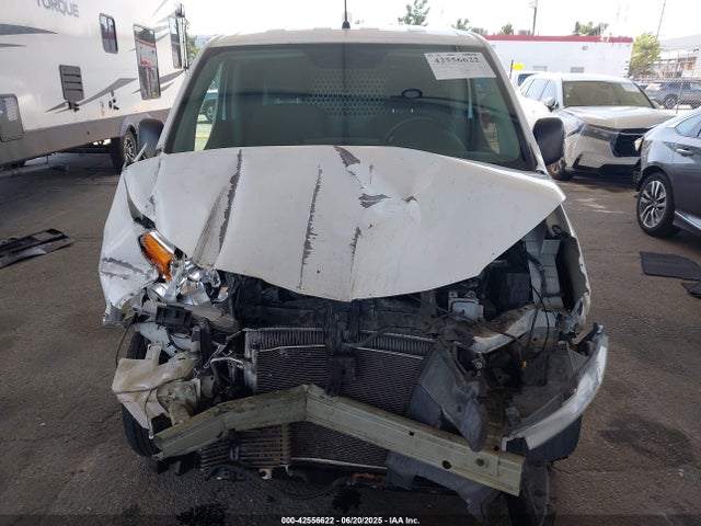 3N6CM0KN1GK695034 Nissan 2016