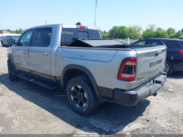 2019 RAM 1500 1C6SRFLT8KN797618 Photo 2