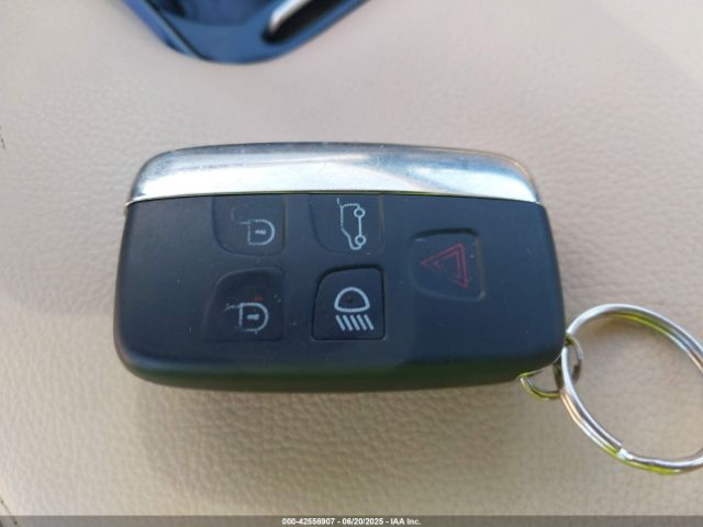 2017 JAGUAR XF SAJBD4BV3HCY43828 Photo 10