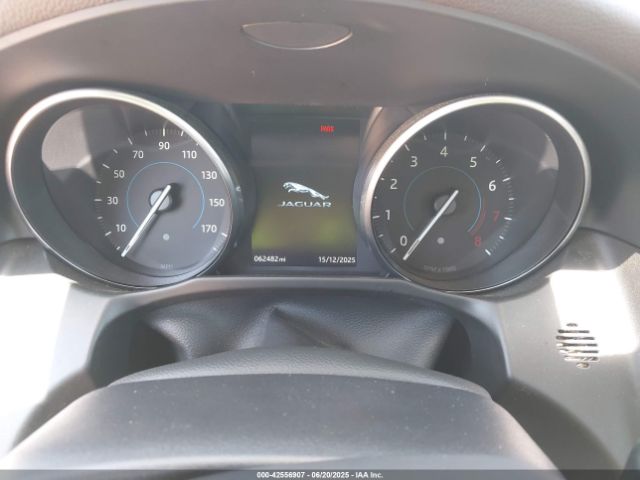 2017 JAGUAR XF SAJBD4BV3HCY43828 Photo 6