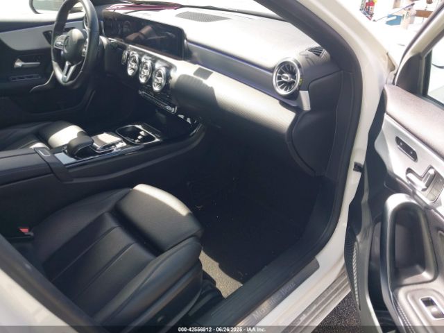 2020 MERCEDES-BENZ A 220 W1K3G4EB6LJ233590 Photo 4