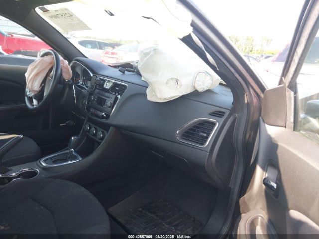 2013 CHRYSLER 200 1C3CCBBB3DN649562 Photo 4