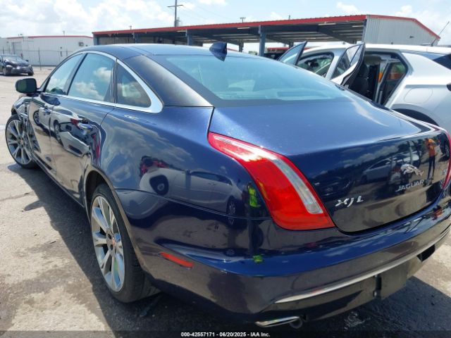 2016 JAGUAR XJ SAJWA2G73G8V92934 Photo 2