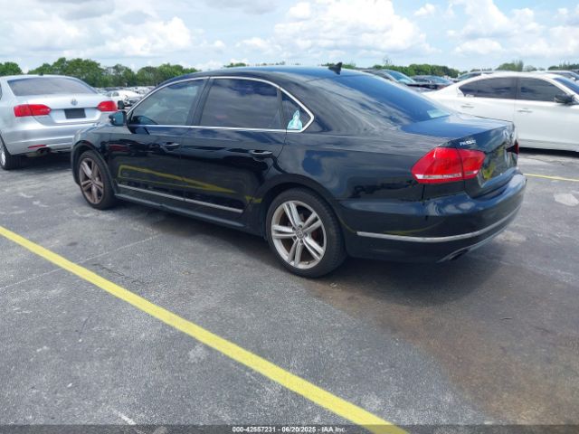 2015 VOLKSWAGEN PASSAT 1VWCS7A37FC024731 Photo 2