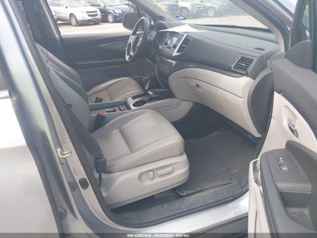 Honda j35y6 2017 5FPYK2F51HB001500 Image 5