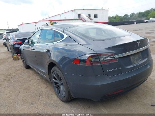 2019 TESLA MODEL S 5YJSA1E29KF300744 Photo 2
