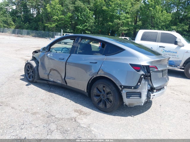2025 TESLA MODEL Y 7SAYGDED1SF226587 Photo 2