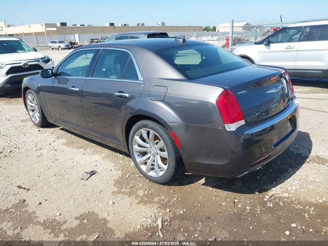 Chrysler 2019 2019 2C3CCAEG3KH613314 Image 3
