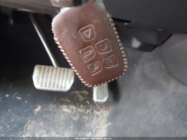 2017 JAGUAR F-PACE SADCM2BVXHA072629 Photo 10