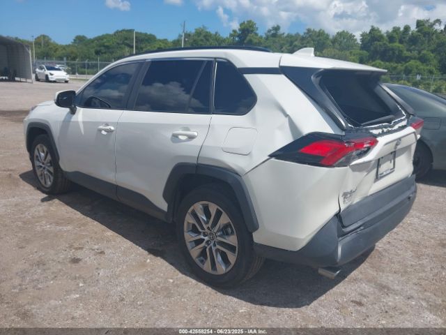 2021 TOYOTA RAV4 2T3C1RFV0MW107651 Photo 2
