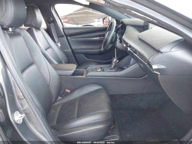 2021 MAZDA MAZDA3 HATCHBACK JM1BPBJYXM1338641 Photo 4