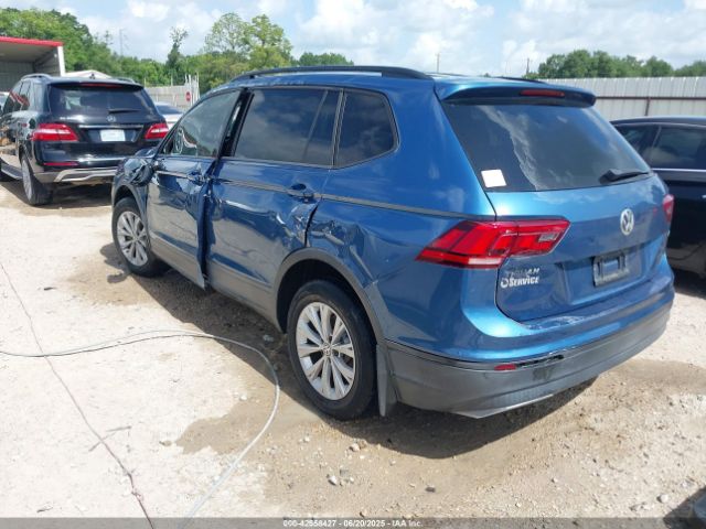 2018 VOLKSWAGEN TIGUAN 3VV1B7AX0JM028674 Photo 2