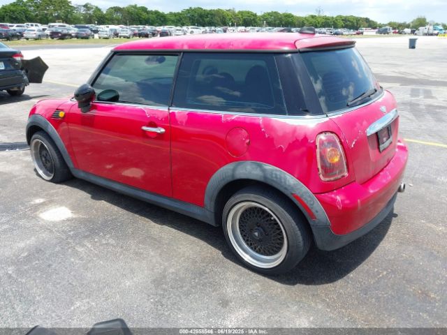2010 MINI COOPER WMWMF3C5XATZ66894 Photo 2