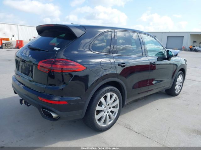 2017 PORSCHE CAYENNE WP1AA2A22HKA91607 Photo 3